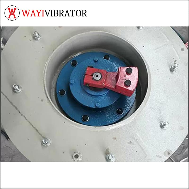 Motor vibrator of vibration finishing machine for polishing small parts